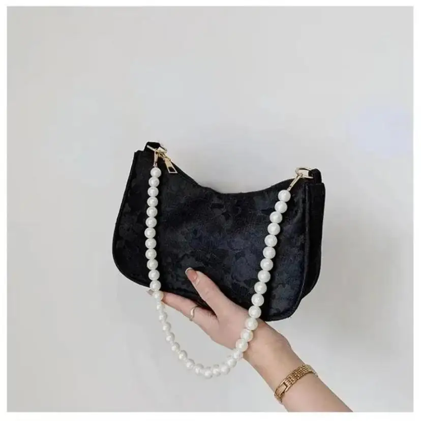 1 Pcs Chain Small Bag For Women New Trendy And Simple Small Square Bag Fashionable And Elegant Shoulder Bag For Women