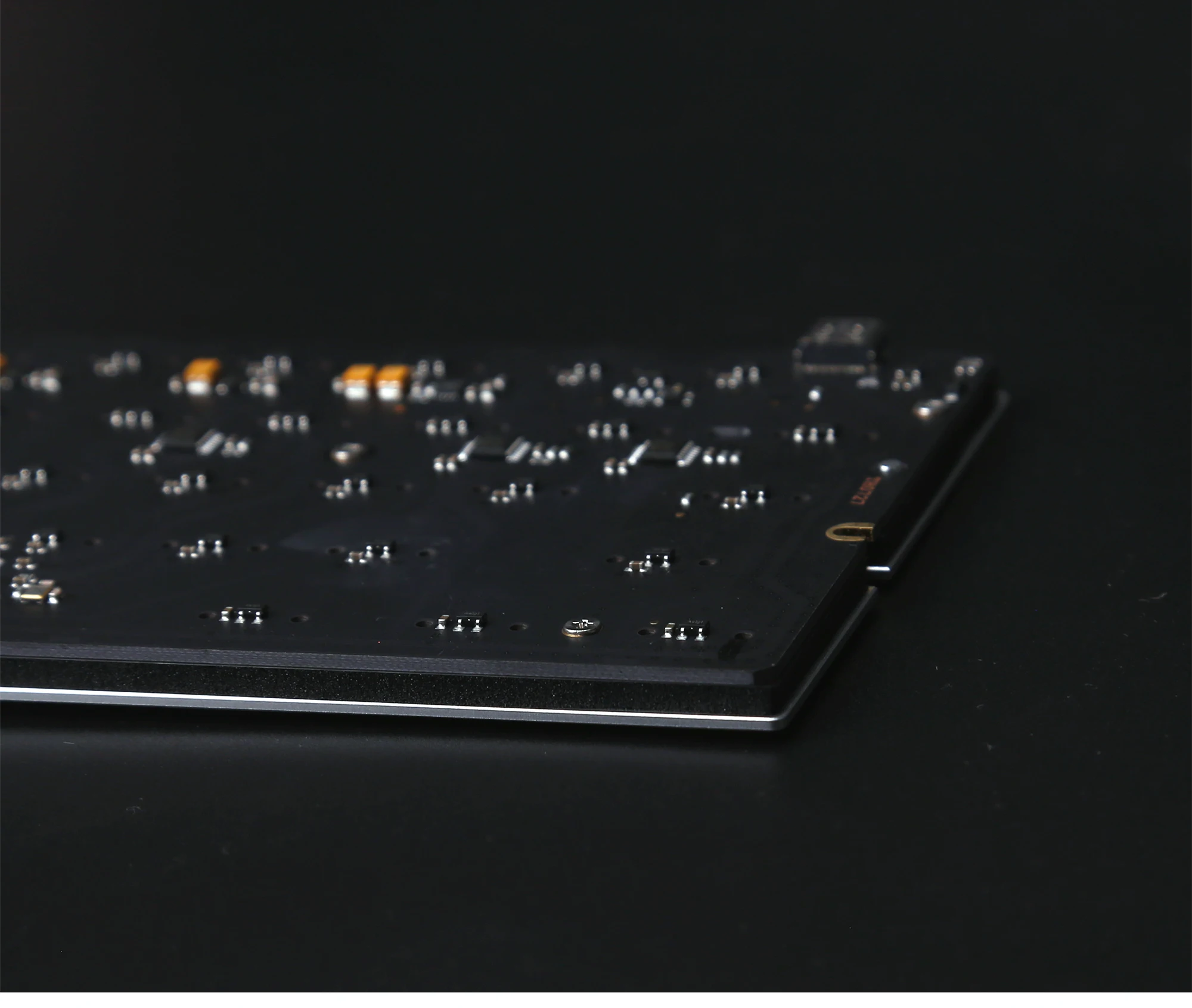 raven61 カスタム Raven61 磁気軸キーボードインナーコンテナ PCB クイック