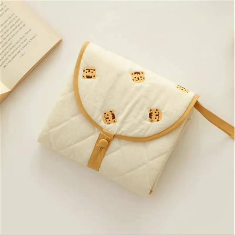 ins baby portable diaper changing pad foldable urine padding bag multifunctional baby diaper changing table urine pad
