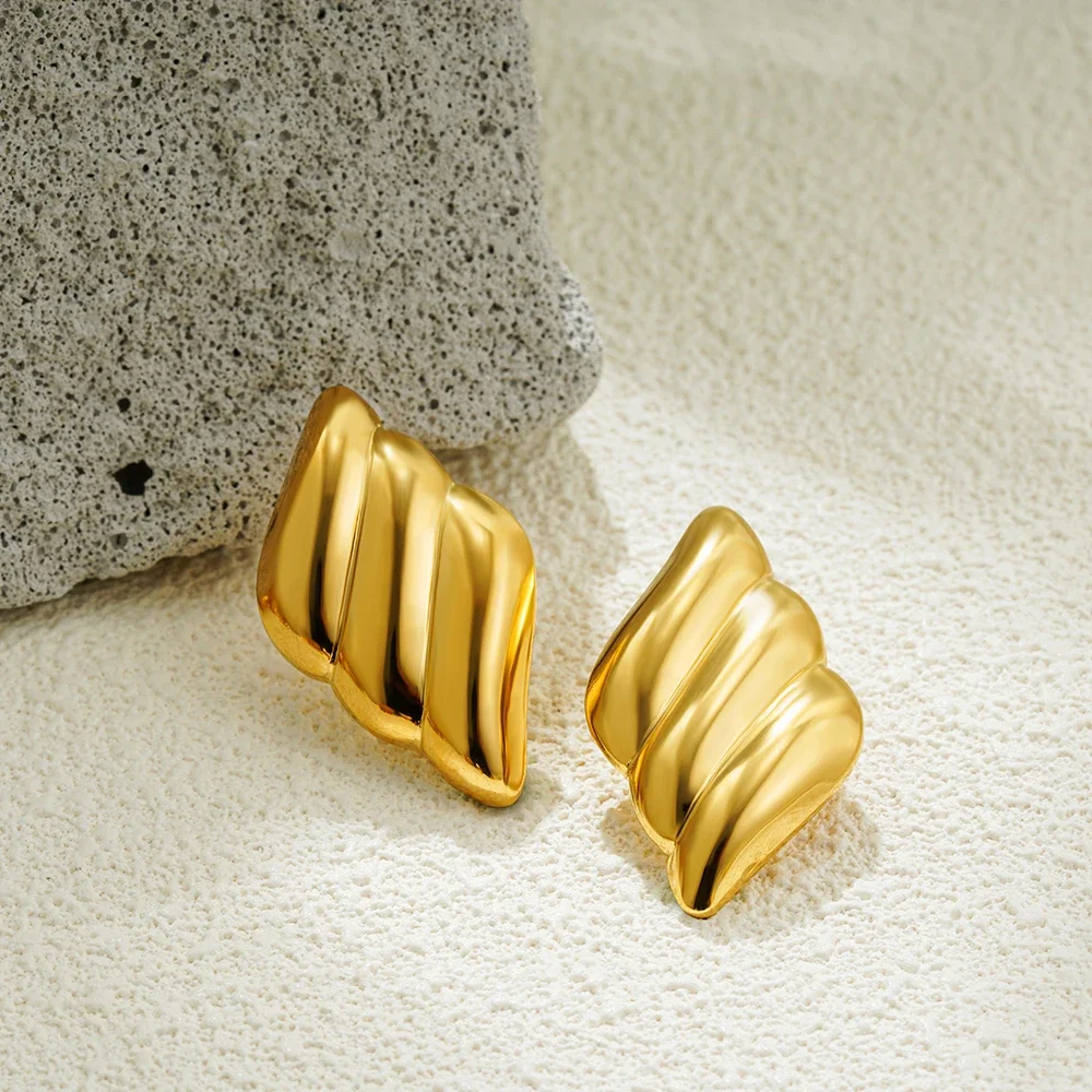Vintage Gold Plated Stainless Steel Stud Earrings for Women Fashion Glossy Metal Wings Shape Chunky Hoops Statement Jewelry - Image 4