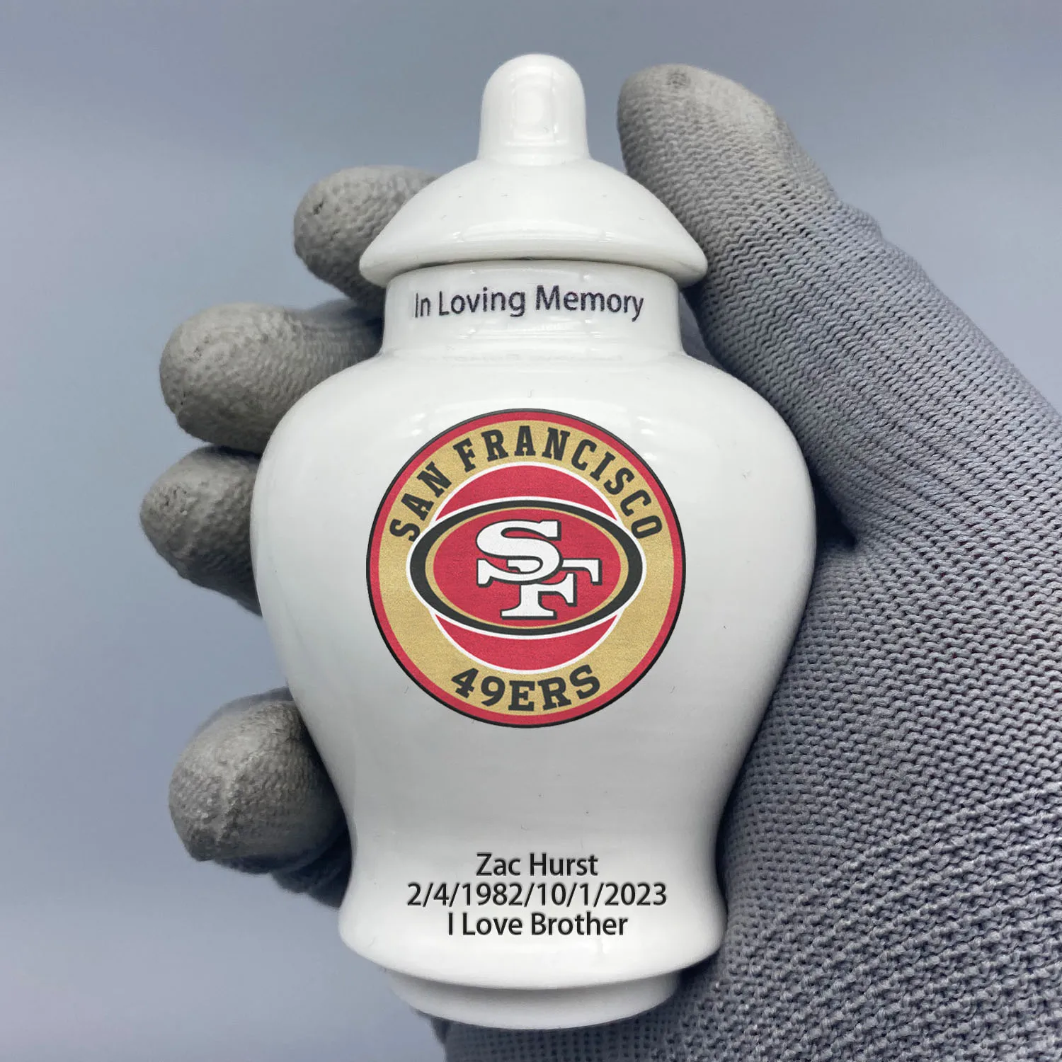 

Mini Urn for San Francisco 49ers-themed Logo Custom Urn.Send me the name/date you want to appear on the urn by Remarks Message.