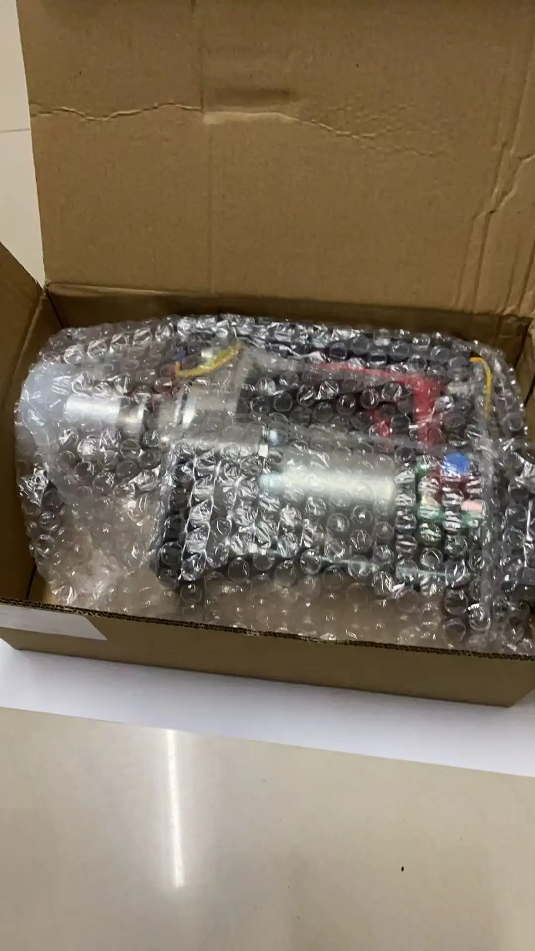 Moteur RC connecté au démarreur électrique universel pour avion RC