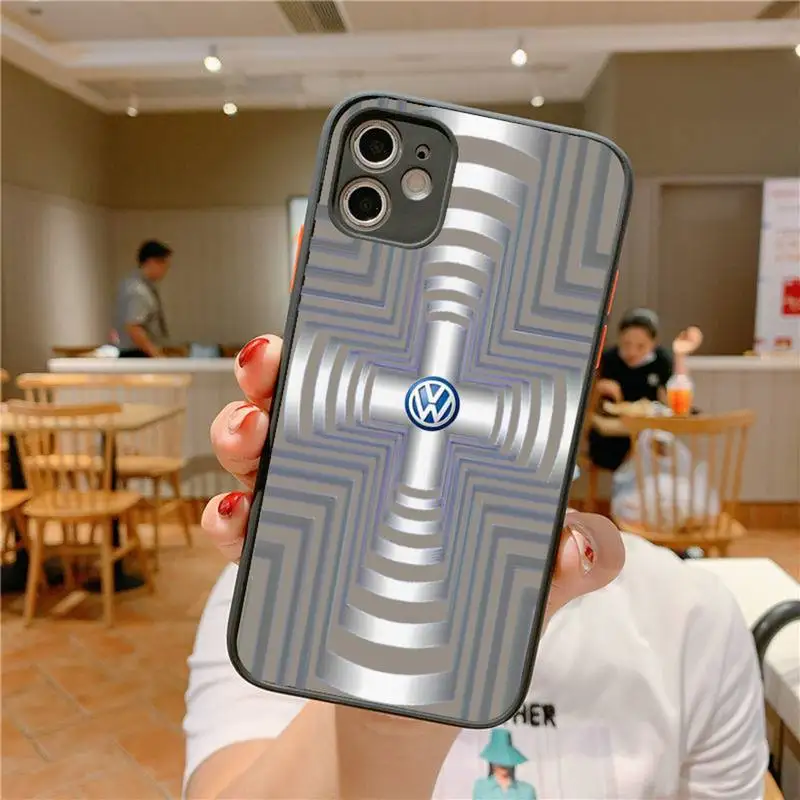 Фото Популярный Автомобильный V-Volkswagen чехол для телефона с логотипом для iPhone 14 11 12 13 Mini Pro Max 8 7 Plus X XR XS MAX, полупрозрачный матовый чехол №4