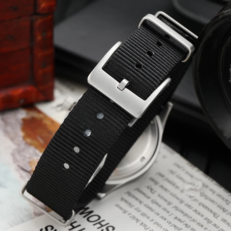 Militado D12 Retro Quartz Watch for Men Domed Sapphire Crystal VD78 Movement Wristwatch 100m Waterproof Luminous 36MM Watches
