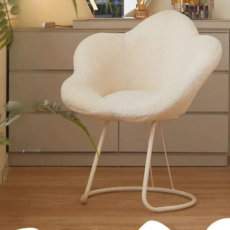 

Bedroom Dressing Chairs Light Luxury Vanity Stool Modern Minimalist Makeup Seat Petal-shaped swivel chair in children's room