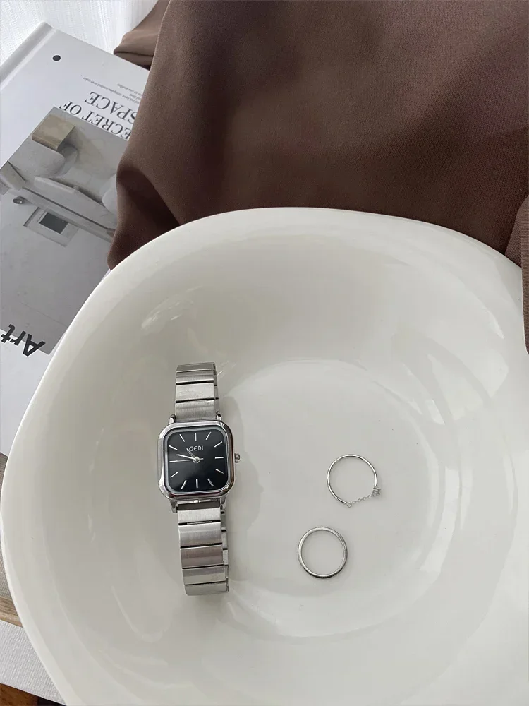 Рисунок 3 - Модные Простые Женские часы в Корейском