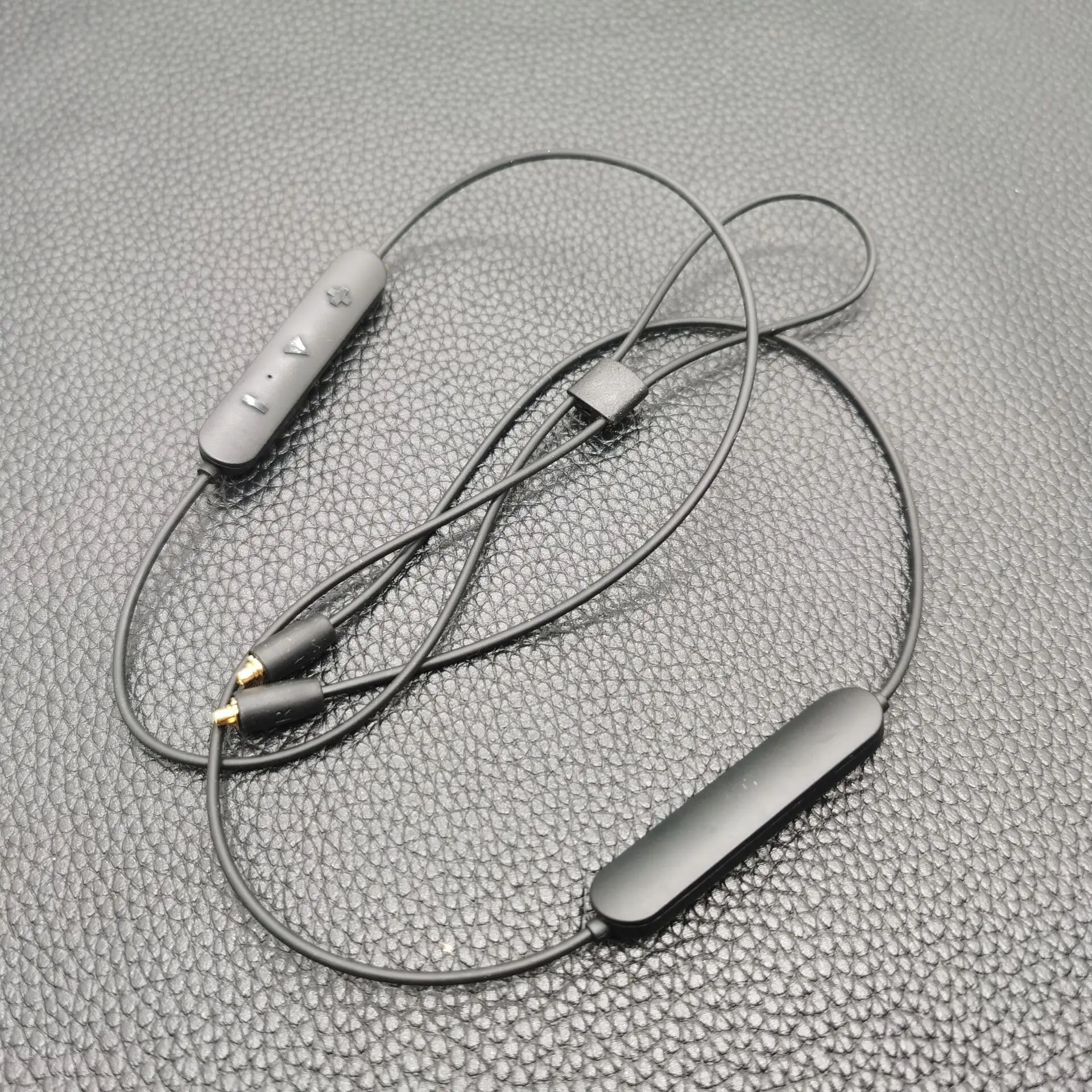 Bluetooth Wireless MMCX Adapter Cable with Mic Remote Bluetooth V5.2