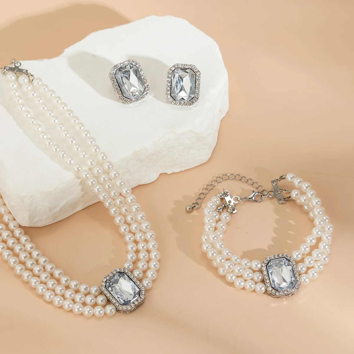3Pcs Multilayer Imitation Pearl Crystal Chain Necklace Bracelet Women Wedding Bridal Goth Stud Earrings Jewelry Set Accessories
