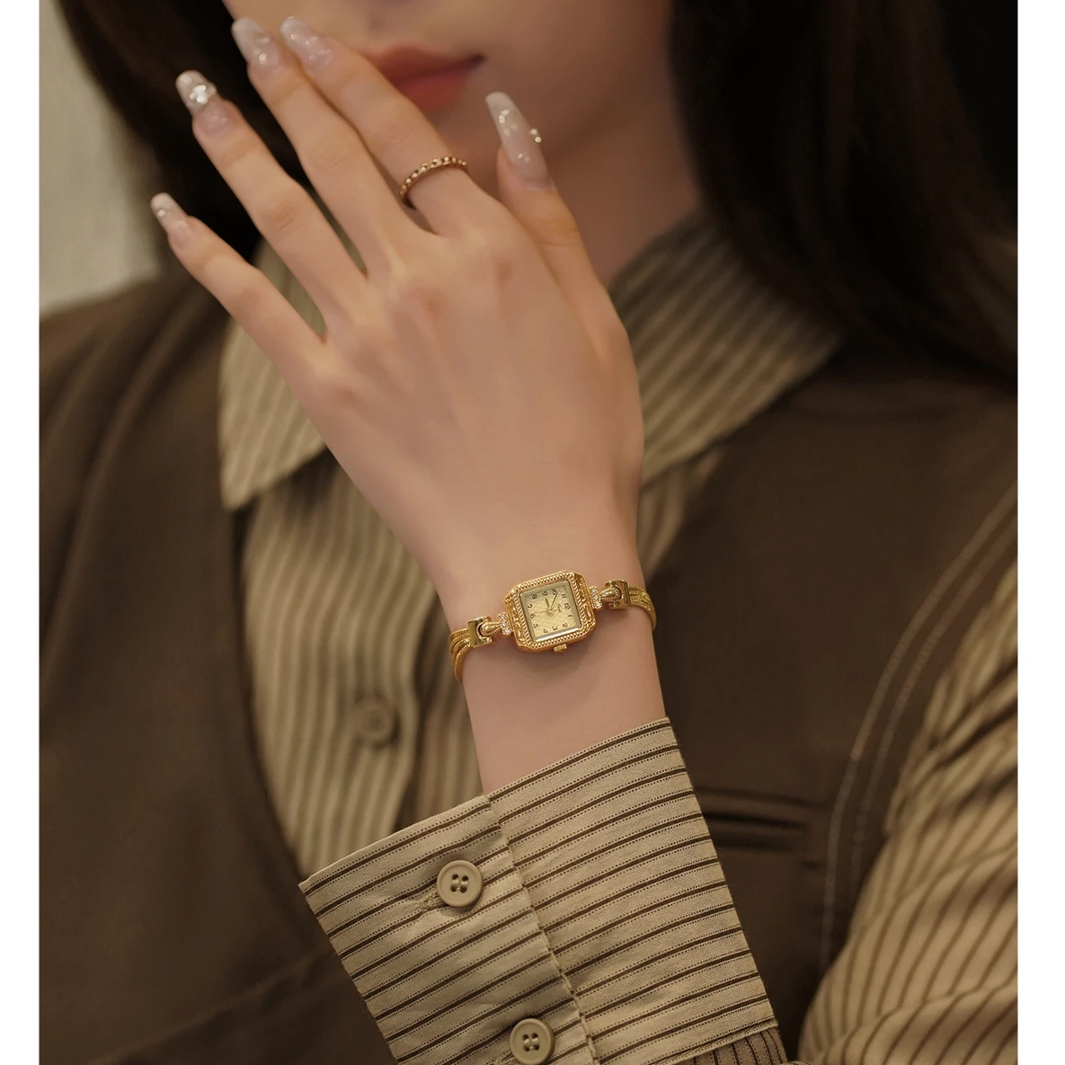 Orologio da donna TINUORA - Indossato