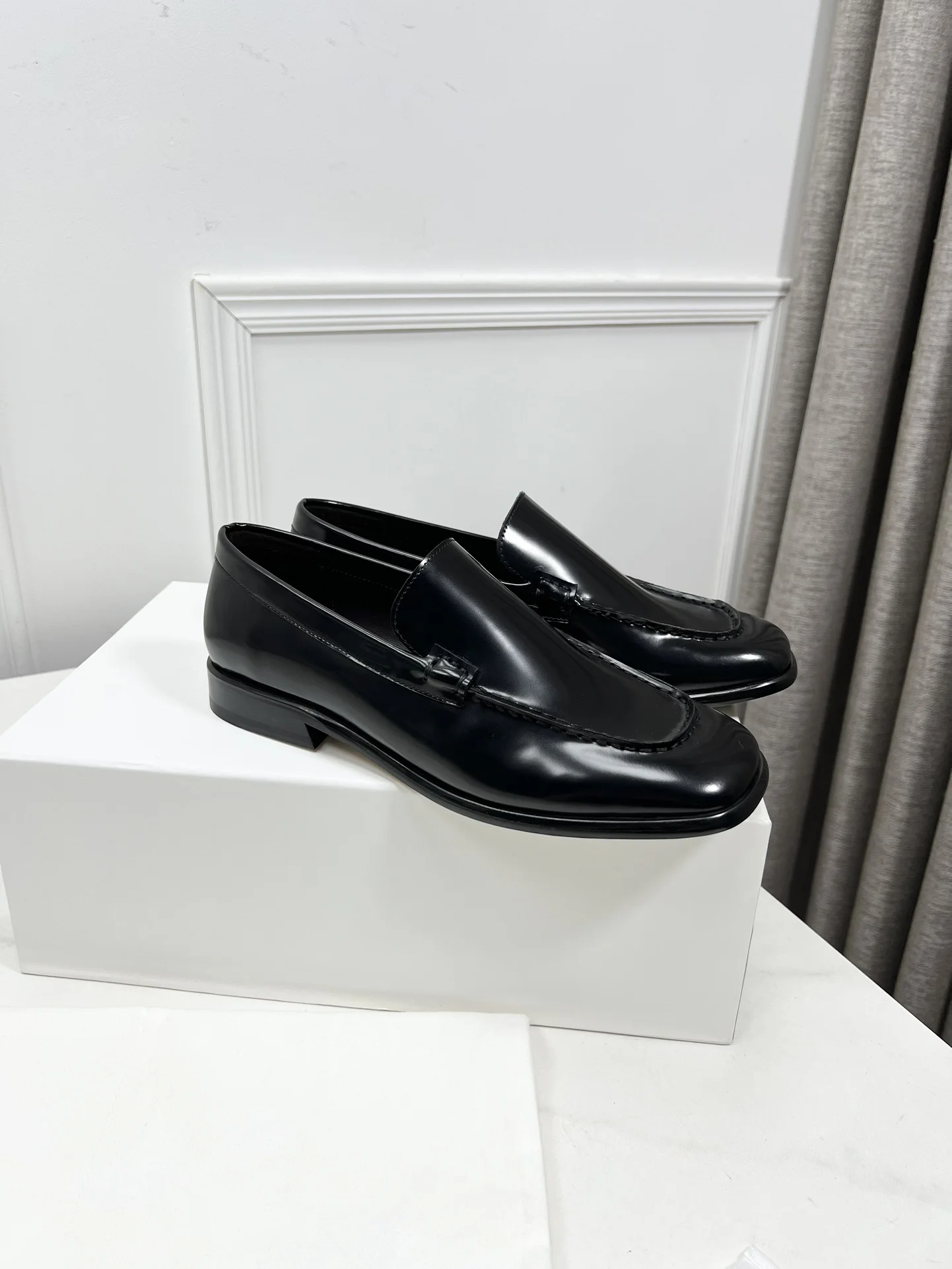 Рисунок 3 - Ручная работа, женская обувь международного бренда