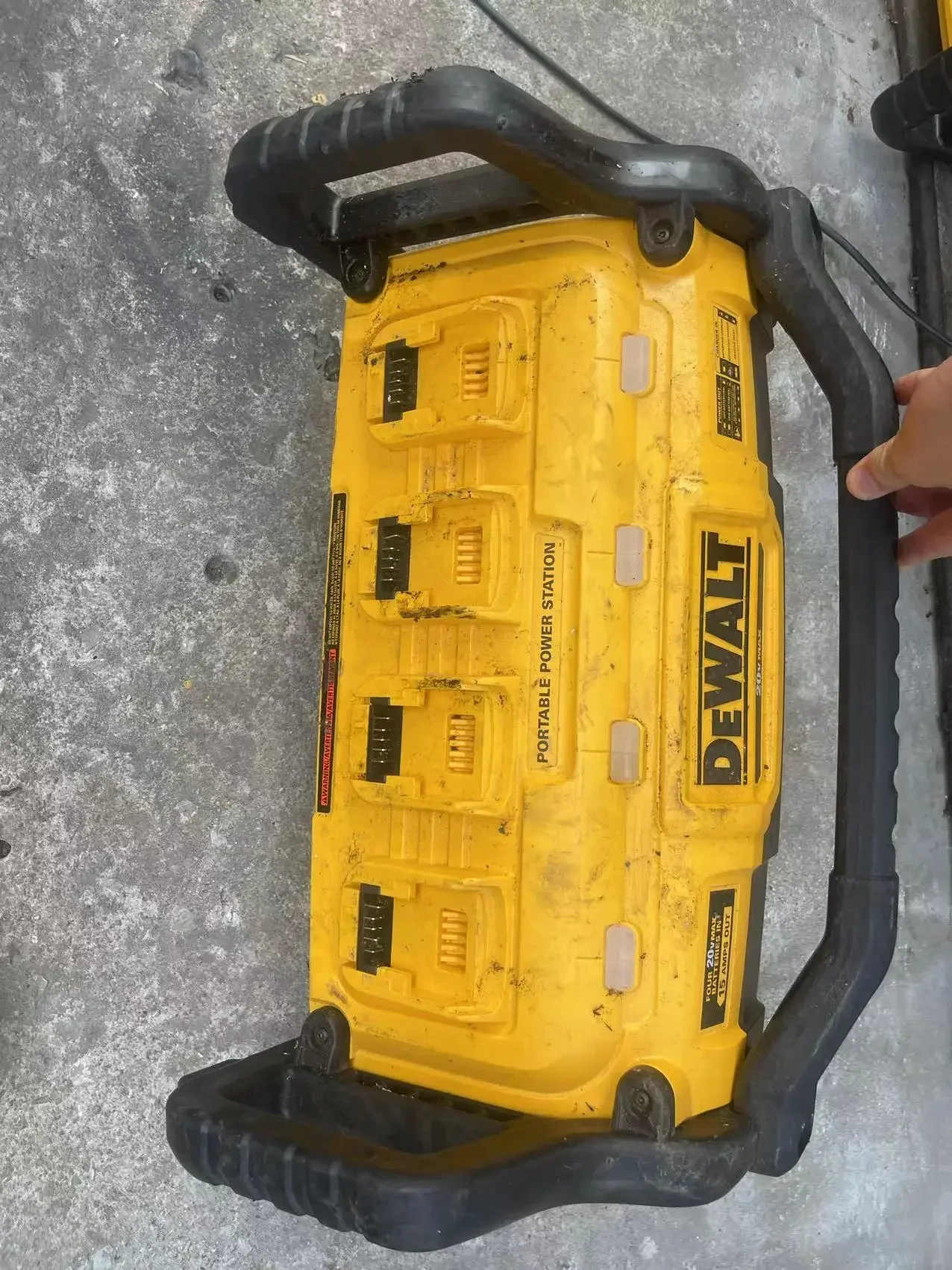 

DEWALT 20V Portable Power Station Tool Only - (DCB1800B).SECOND HAND.110V