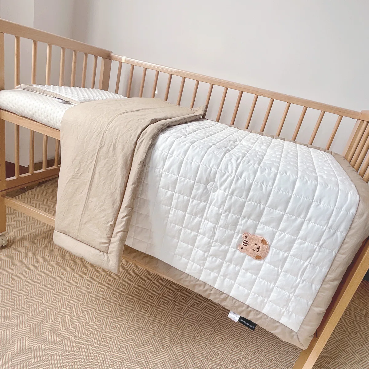 Korean cotton quilted baby quilt Newborn baby four seasons quilt winter thickened breathable pure color