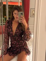 Robe Mini Chic à Volants Peinte à la Main avec Motifs Floraux pour Femmes, Manches Longues, Col en V Profond, Coupe Slim, Robes Trapèze, Robes de Vacances pour Femmes 2026 1
