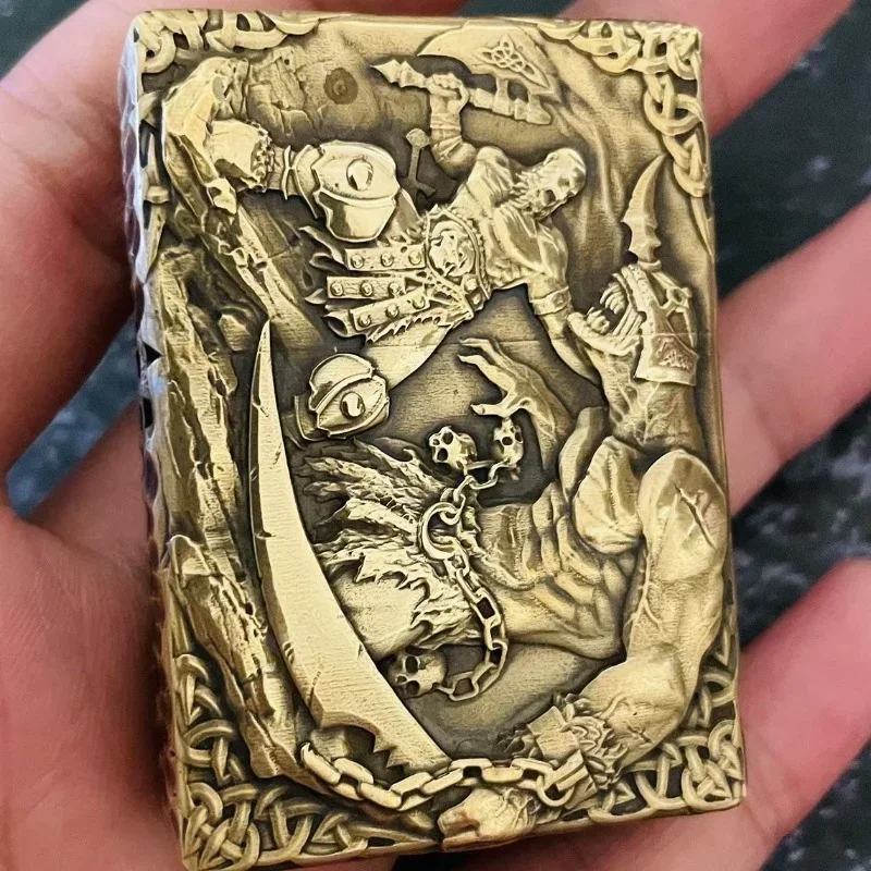 

Zorro 912 Heavy Armor Brass Embossed Lighter Samurai Fighting Beast Stone Pit Kerosene Lighter Classic Series Personalized Gift