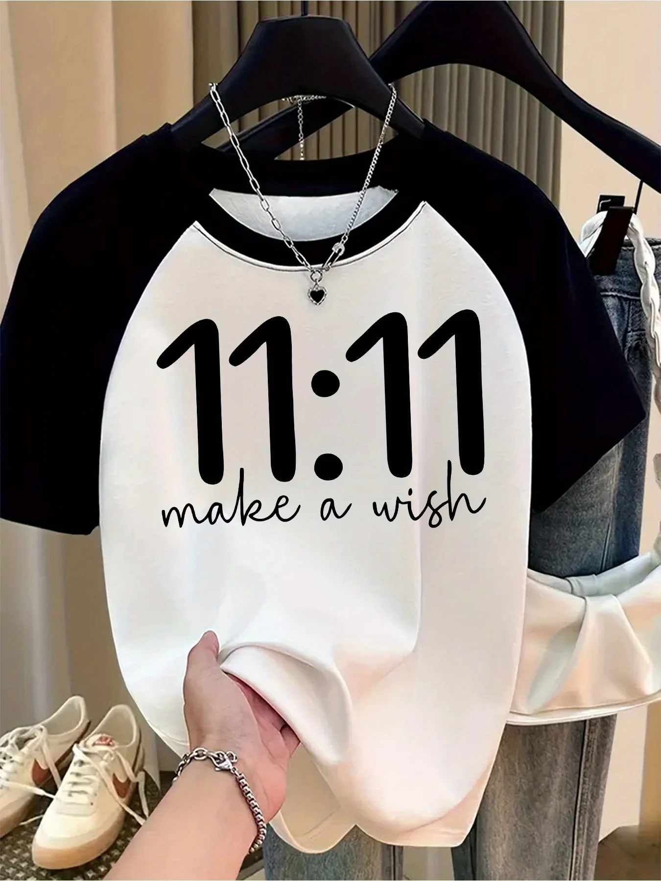 Farbblockiertes schwarzes Damen-Mode-T-Shirt mit Aufdruck und Rundhalsausschnitt, kurzärmeliges T-Shirt für Damen