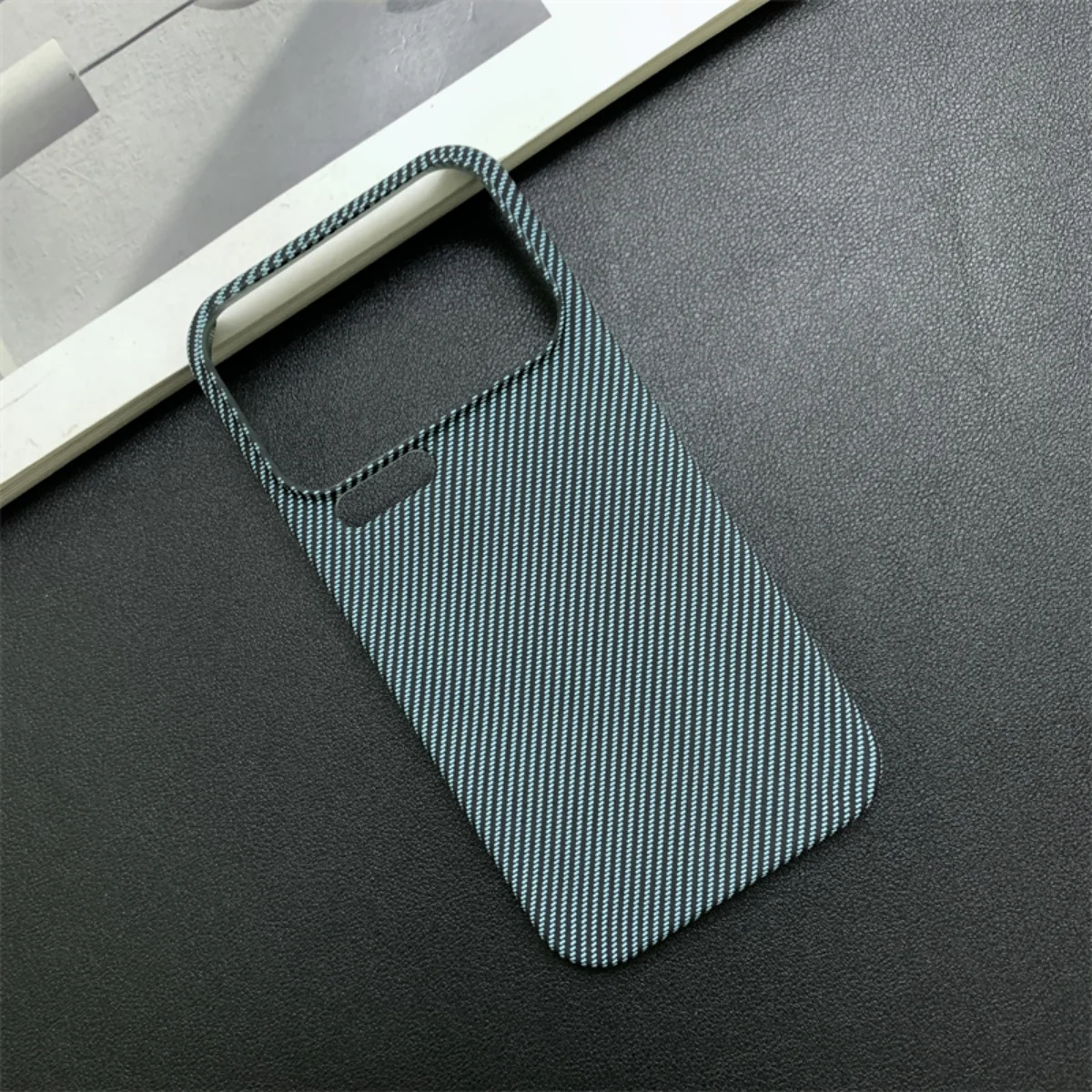 Sleek Kevlar Carbon Fiber Hard Plastic Frameless Armor Phone Case