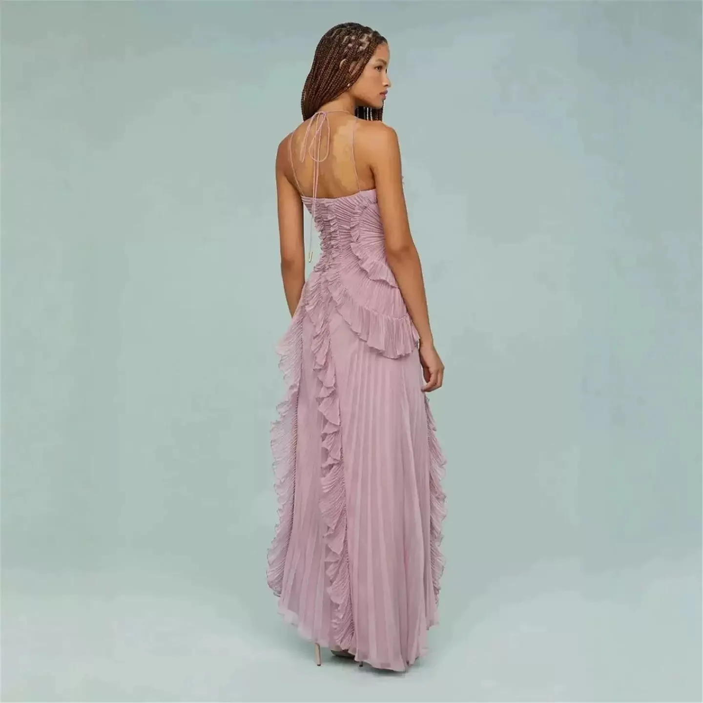 الملابس النسائية الأوروبية والأمريكية 2025 موضة صيف جديدة بدون حمالات فستان مثير بدون ظهر بشق شرابة