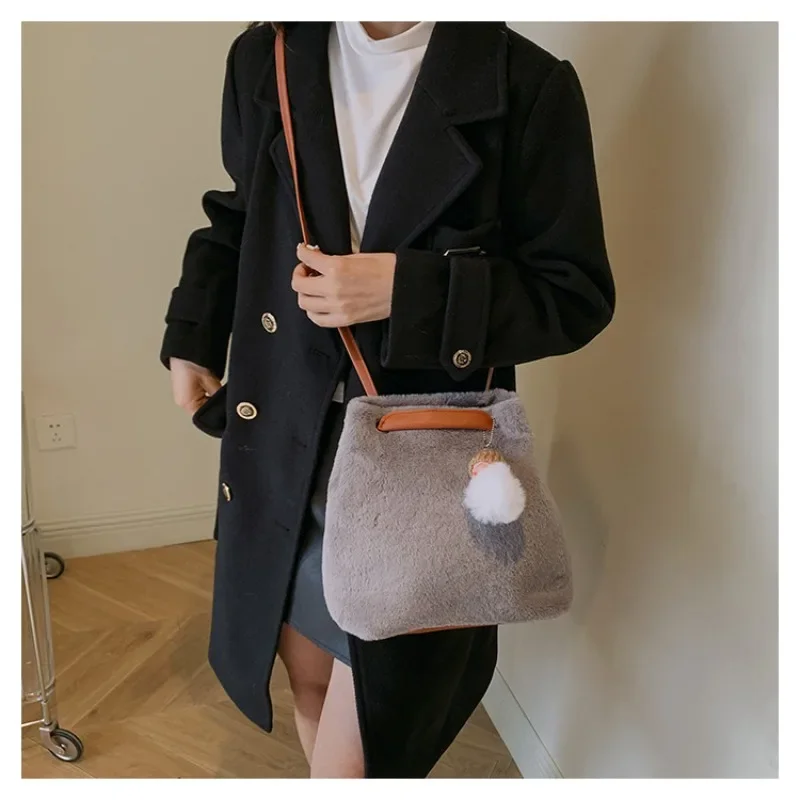 

Winter Shoulder Bag Girl New Korean Version of Joker Messenger Crossbody Bag Large Capacity Fashion Portable Tote Shoulder Bag