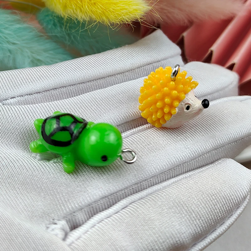 

Mix 10pcs/pack Kawaii Animals Resin Earring Charms Hedgehog Turtle Shaped Pendant DIY Keychain Necklace Dangle Jewlery Findings