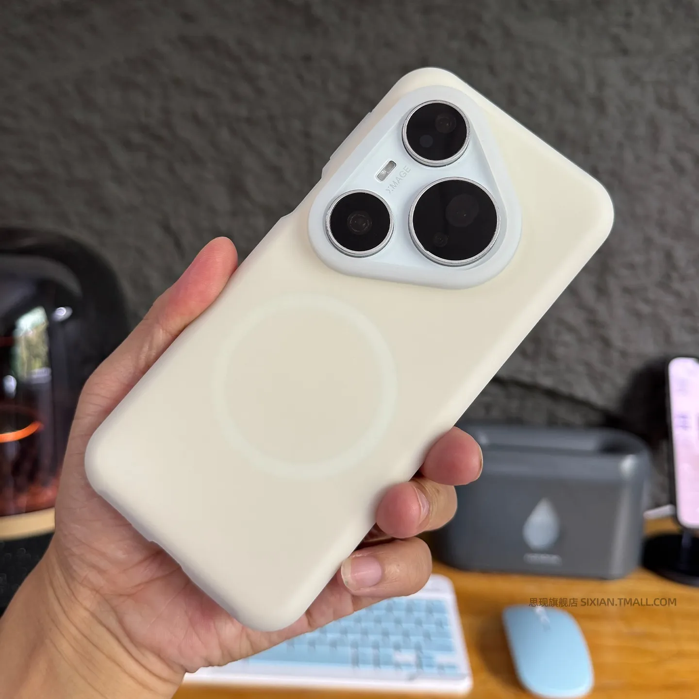 Soft Magnetic Liquid Silicone Phone Case with Built-in Flocking - Protective Shell Bumper