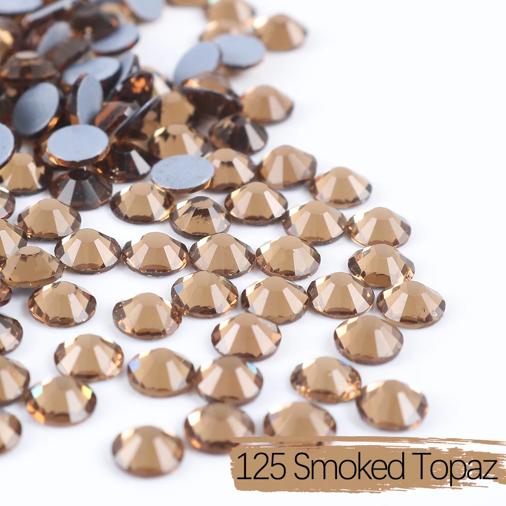 Sparkling Crystal Glass Rhinestones for Clothing and Garment Decoration
