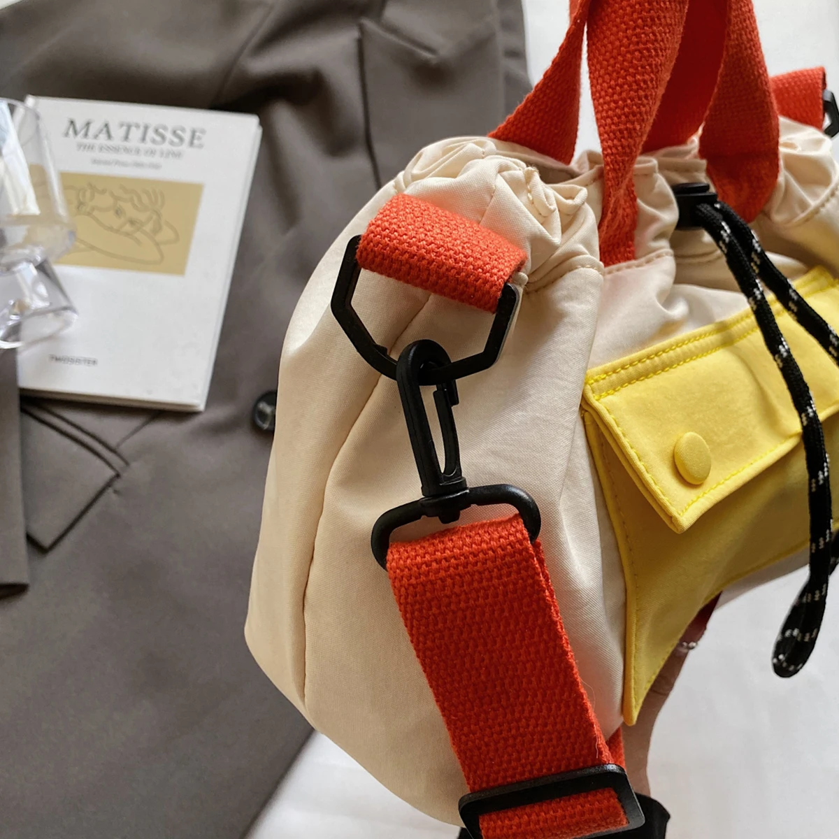 The New Unisex Messenger Bag, Outdoor Functional Shoulder Bag, Commuter Shoulder Bag, Storage Bag, Female Contrast Backpack