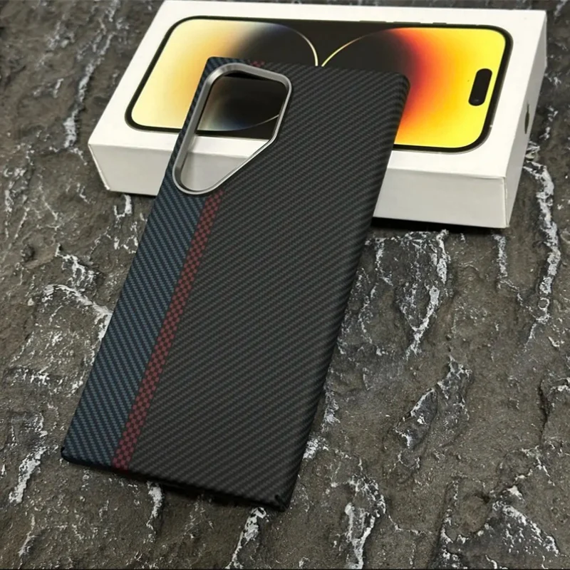MagSafe-Compatible Carbon Fiber Wireless Charging Case with Alloy Lens Cover