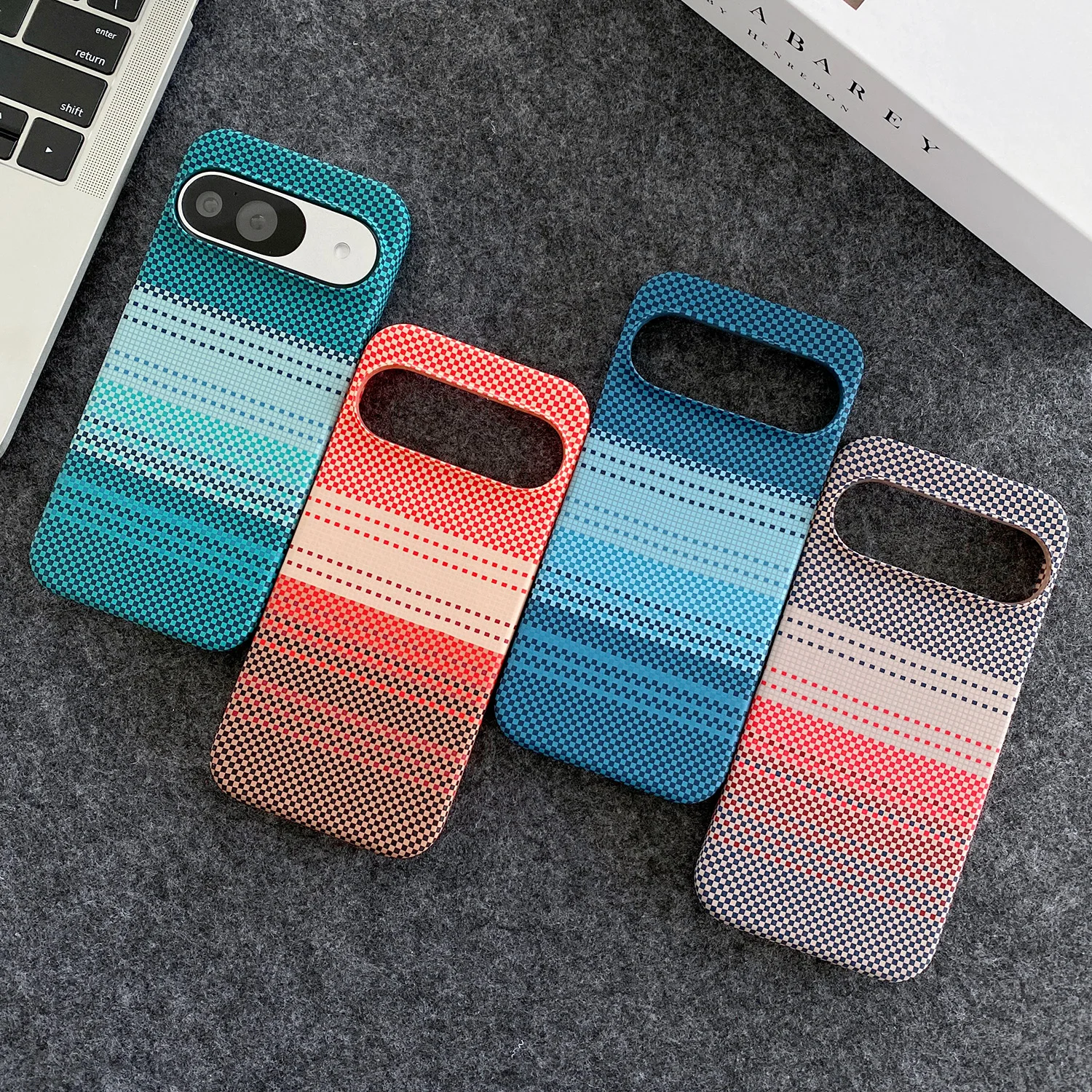 Luxury Carbon Fiber Texture Hard Case with Retro Bumper Design