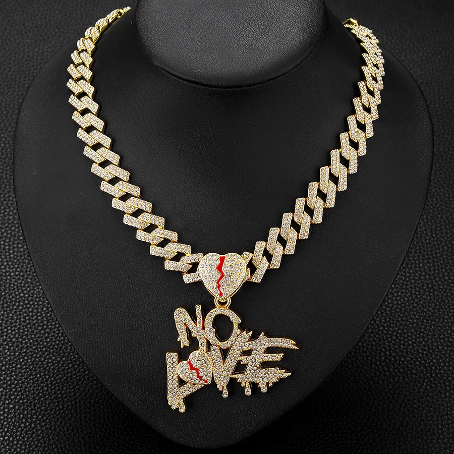 Street Hip Hop Letter NO LOVE Pendant Cracking Heart, Unique and Unique Necklace, Men's Cuban Jewelry