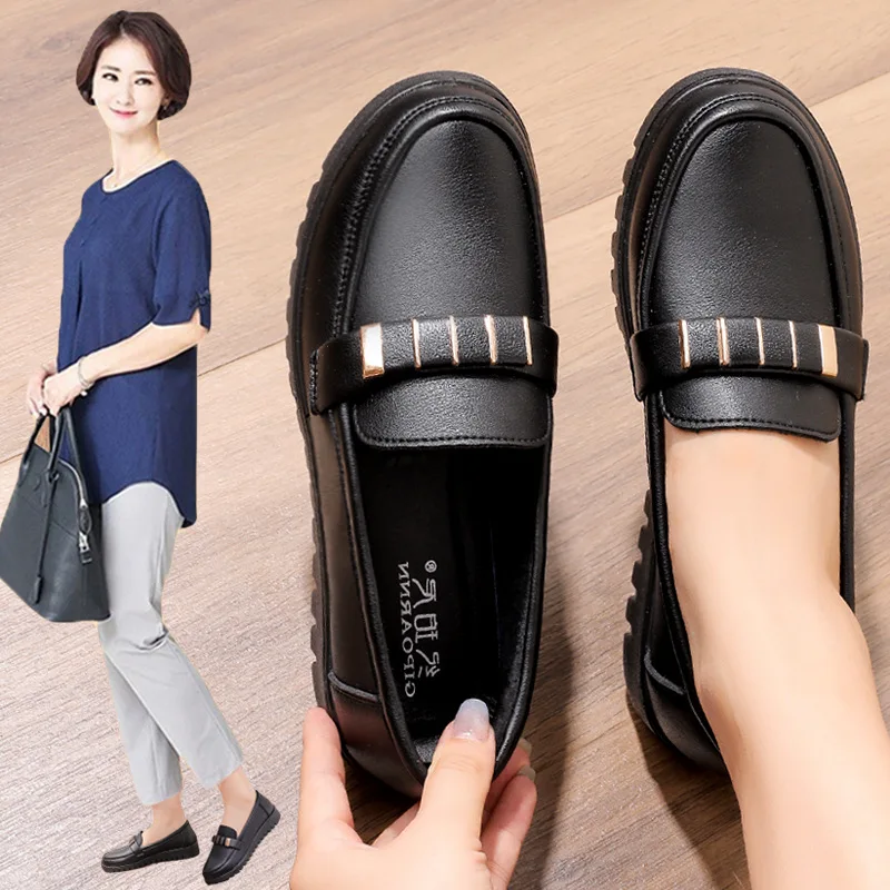 Autumn Women' Flat Shoes Genuine Leather Casual Loafers Slip On Mother Shoes Soft Bottom Comfort Lady Driving Shoes Plus Size