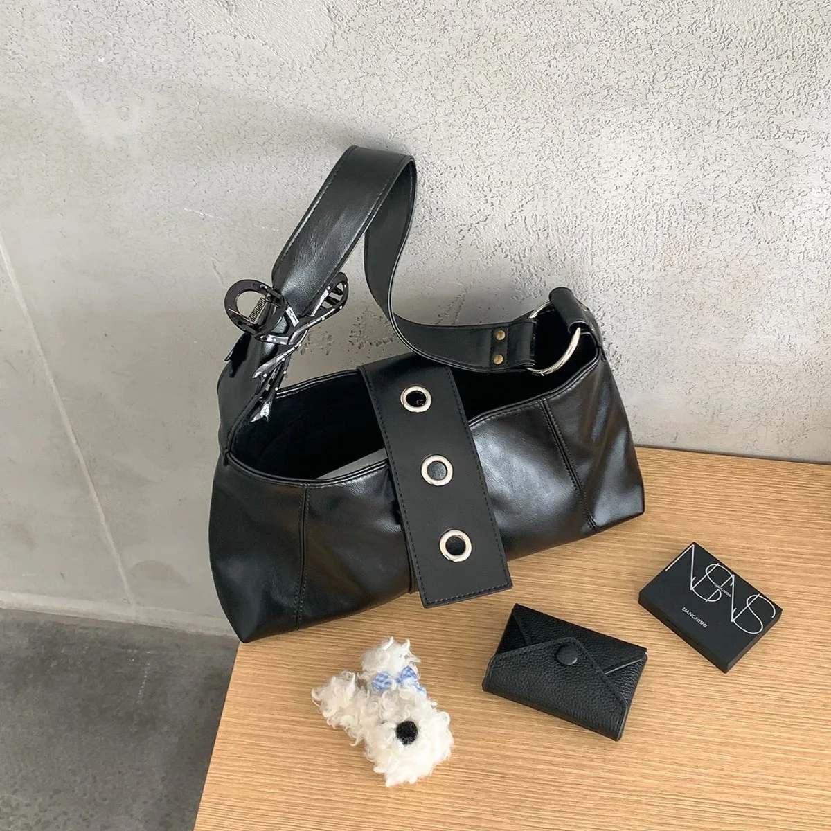 Retro Large Capacity Underarm Bag for Women Summer New Versatile Rivet One Shoulder Bags Soft PU Wide Shoulder Strap Handbags