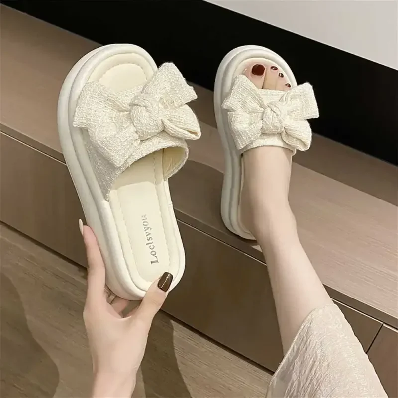 

2024 Summer NEW Nonslip Beach Slipper Luxury Sandals Womens Shoes Slippers Cute Sneakers Sports Technology High Fashion Comfort