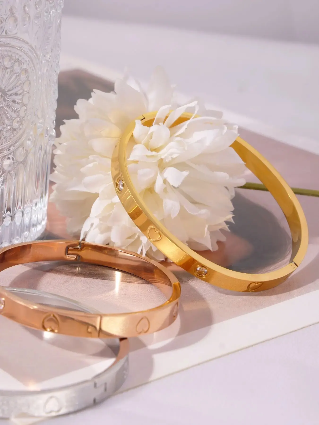 Unisex Minimalist Stainless Steel Bracelet for All Seasons Hot-Selling Personalized Design with One Heart and Diamond S1ed0fb984b2c4c46b449b1b10a7ed258S