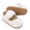 F06 White