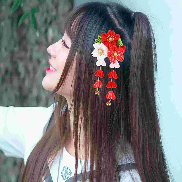 elegant hair clip with floral decoration and tassel style