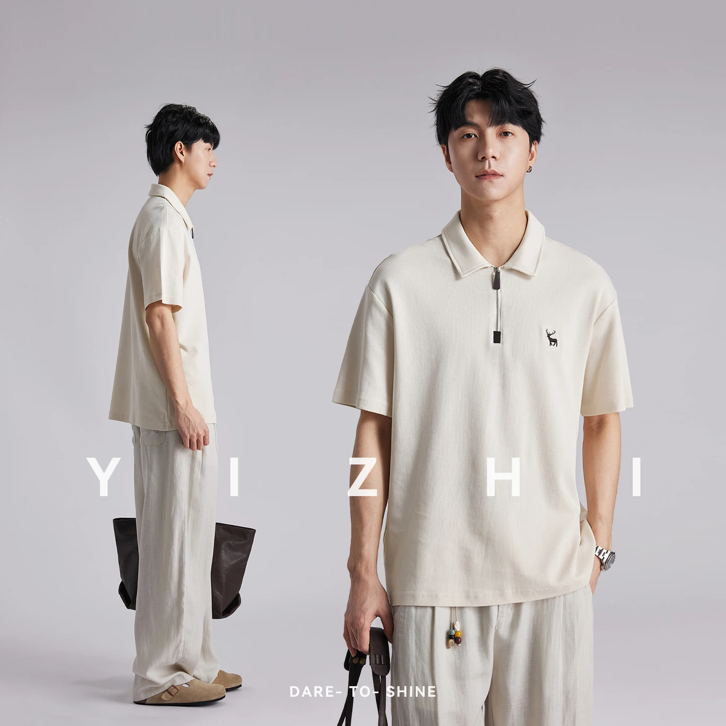 Polo da Uomo Minimalista con Logo Ricamato a Forma di Cervo, Collezione Estate 2026, Vestibilità Ampia, Mezza Zip, Casual, per il Pendolare, Manica Corta