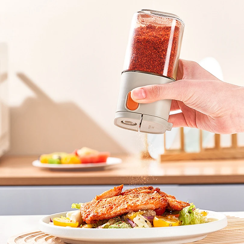 0.5g Quantitative Salt Control Bottle MultiFunctional  Seasoning Pot Press-Type Glass Seasoning Bottle Spice Dispenser