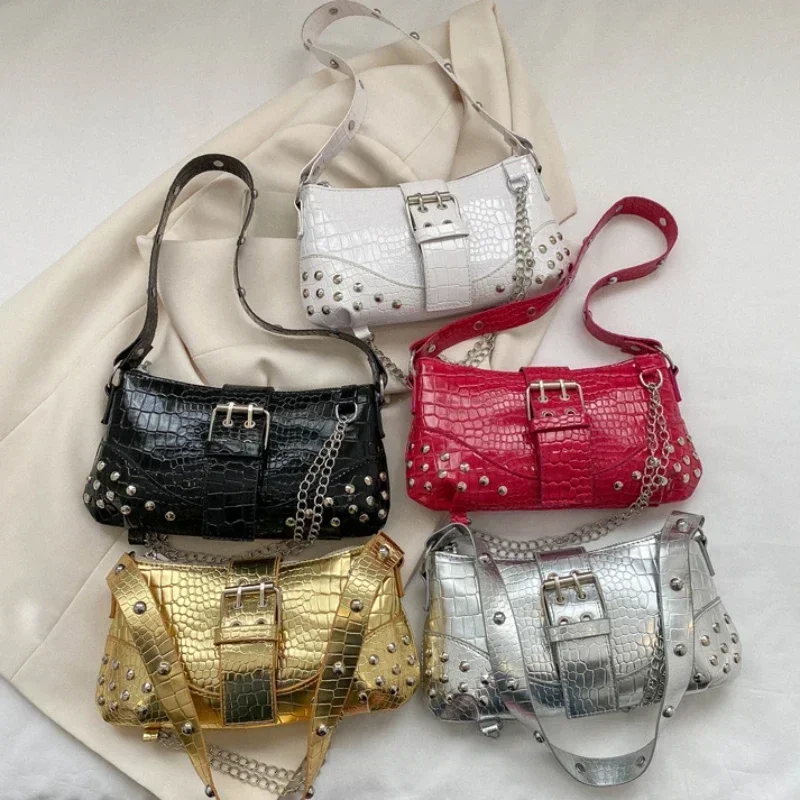 Borsa a tracolla con glter stile Y2K e rivetti cool neri, borsa a