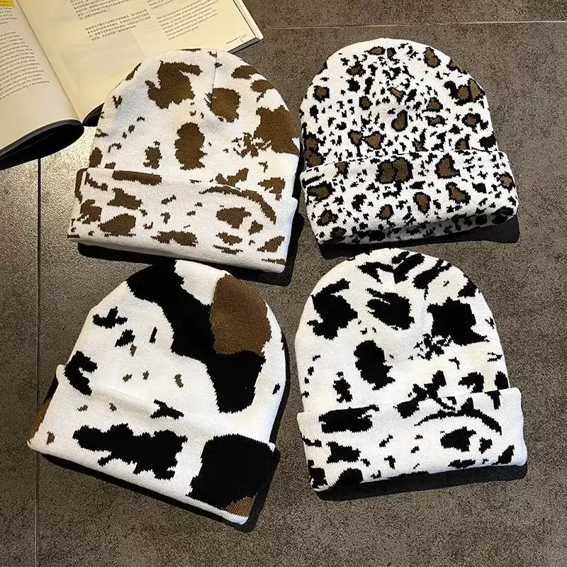 

Korean Black and White Vintage Fashion Cow Pattern Knitted Woolen Hat, Autumn and Winter Couple Versatile Leopard Pattern Beanie