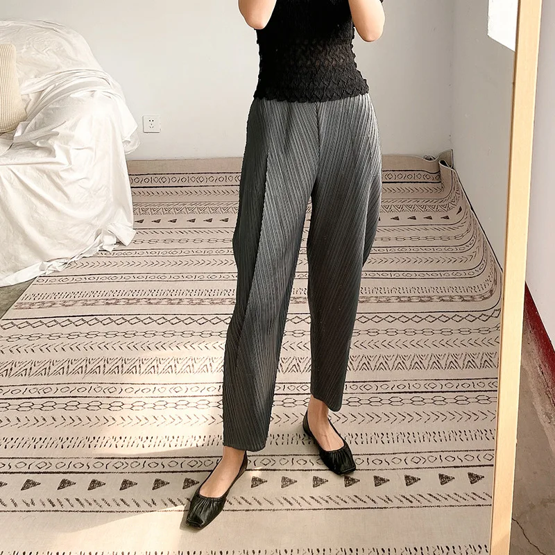 

Miyake pleated pants, old pants, women's harem pants, summer new loose pants, casual high-waisted nine-point pants, slimming