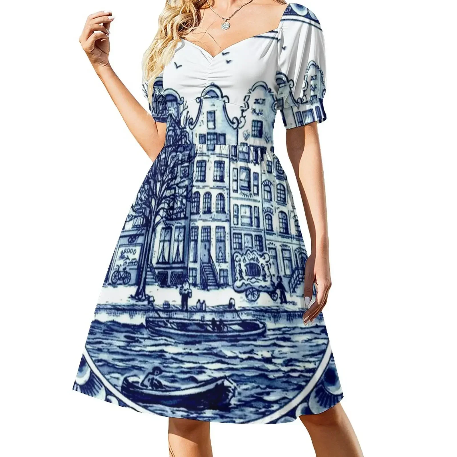 thumbnail image 1 of Azul holandés de Delft: Barcos antiguos en el canal de Ámsterdam. Vestido de noche estampado de manga corta. Vestido elegante para mujer. Vestidos de noche., 1 of 8