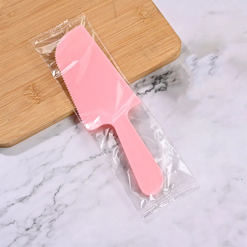 Disposable Plastic Knives Individually Packaged Tableware Serrated Cake Knife Desserts Tools 5Pcs/Set