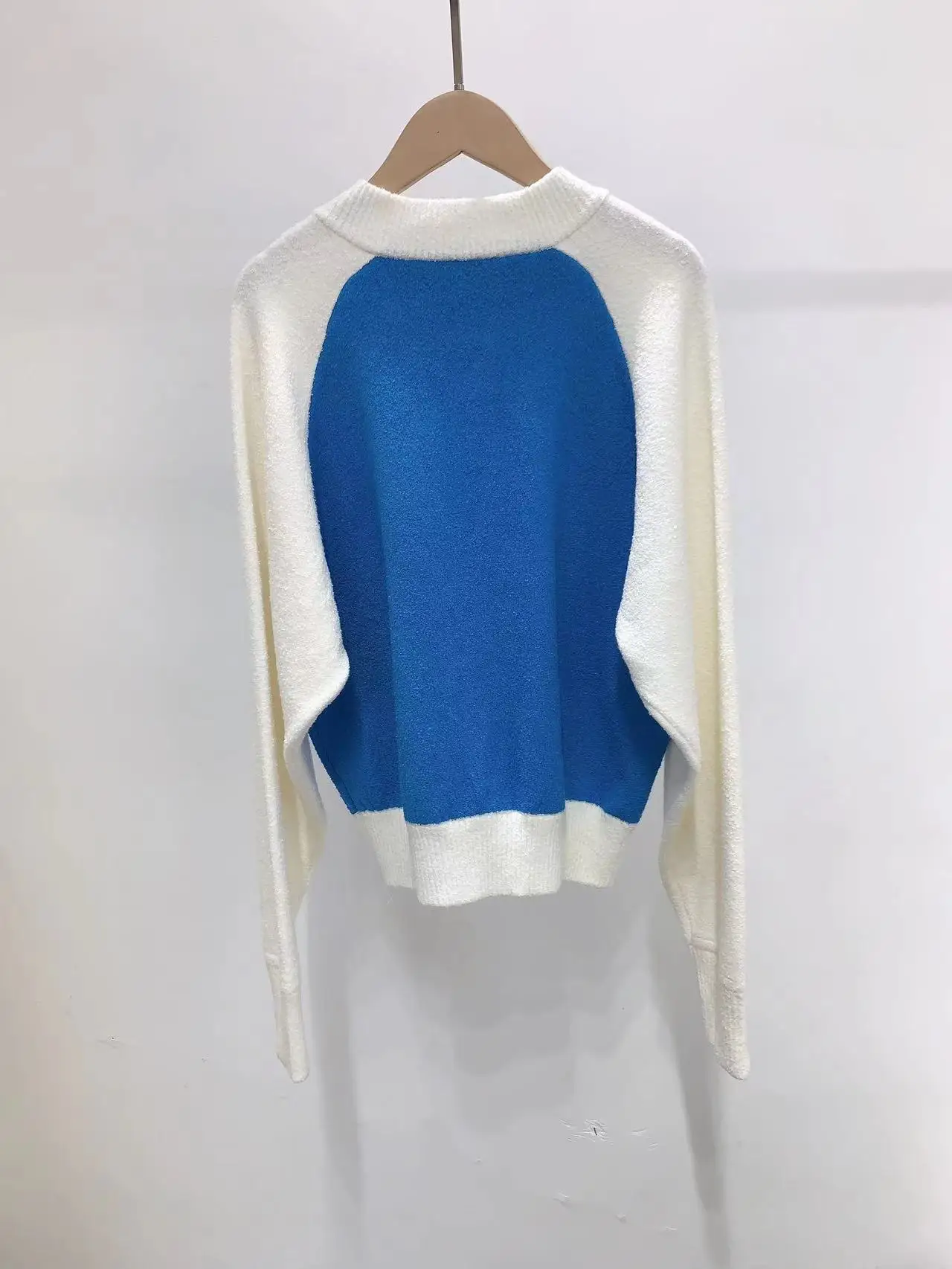 

2024 Early Spring New Women Letter Embroidered Single-breasted Baseball Jacket Knitted Short Coat