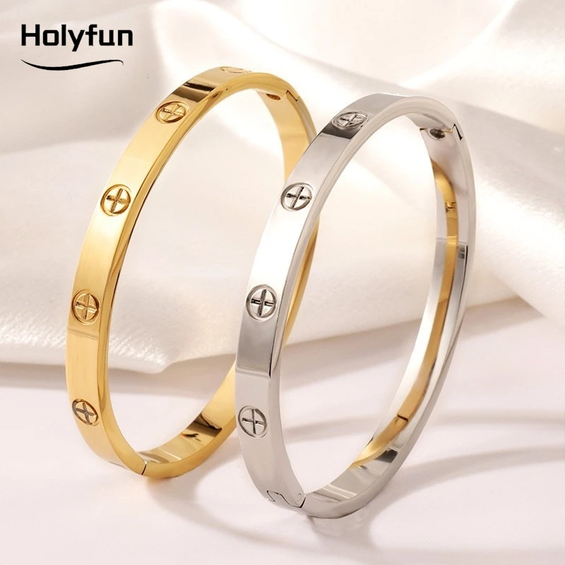 European and American stainless steel cross pattern bracelet, grand and luxurious, trendy and personalized design, simple and no 3