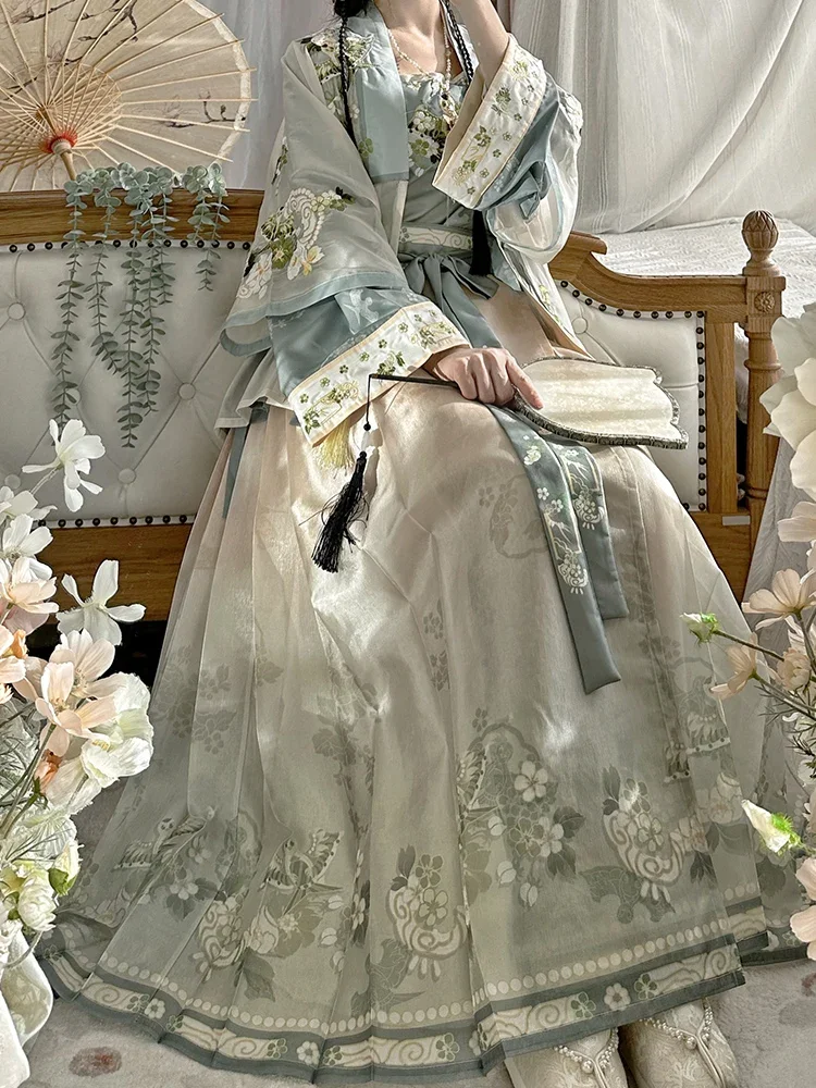 

Осенняя стильная оригинальная Женская юбка Hanfu династии Мин с коротким рукавом, вышитая пара, Расклешенная юбка с изображением лошади, ароматная плавающая весенняя