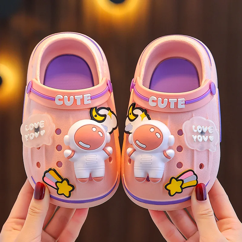 Garden Shoes Children's Sandals New Astronaut 3D Slippers For Summer Boys And Girls Clogs Sandals Non-skid Beach Shoes