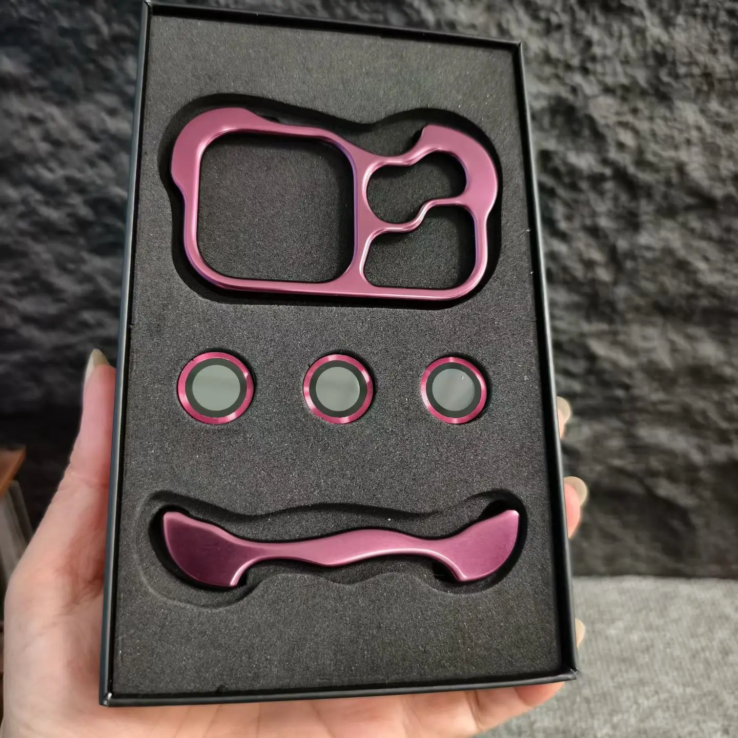 ตัวเลือกสินค้า เคสกันกระแทกโลหะดีไซน์เท่ ป้องกัน iPhone ทุกรุ่น