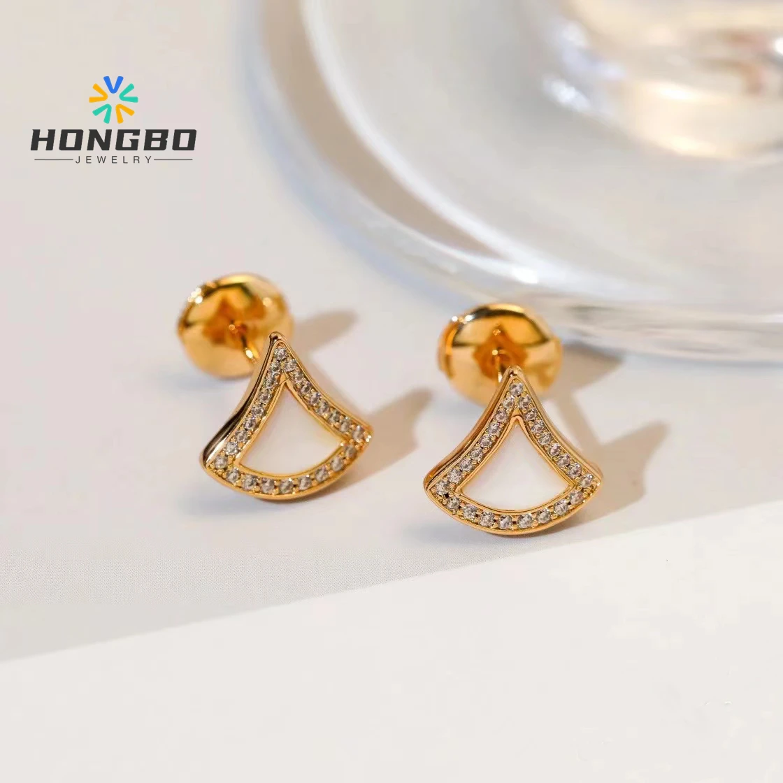 

BV 1: 1 Customized European and American new product 925 Beimu with diamond female earrings for personalized temperament