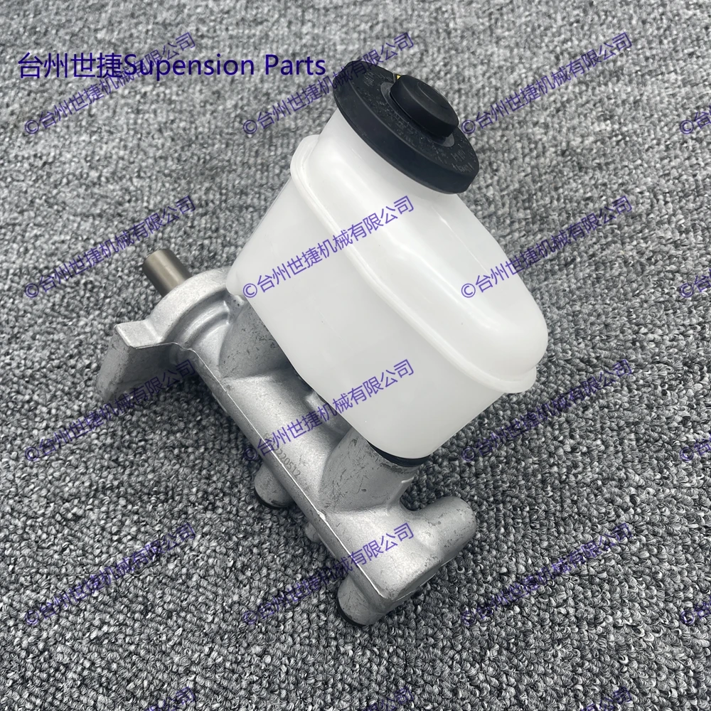 Brake Master Cylinder 47201-0C030 47201-0C041 for Toyota Sequoia 4.7L 2000 2001 2002 2003 2004