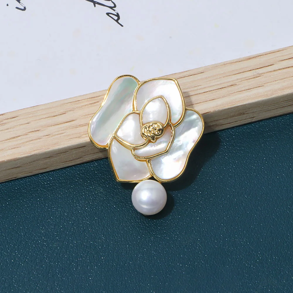 

ZHEN-D Jewelry Elegant Camellia Natural Freshwater Pearl High Luster Shining White Shell Brooch Pin Gorgeous Gift for Women Girl